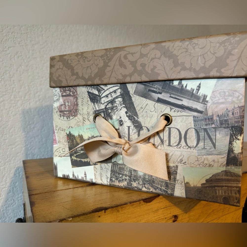 London Storage Box - Picture 3 of 15
